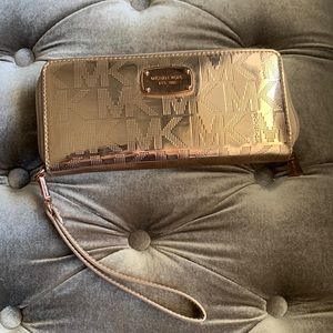 Micheal Kors wrist clutch